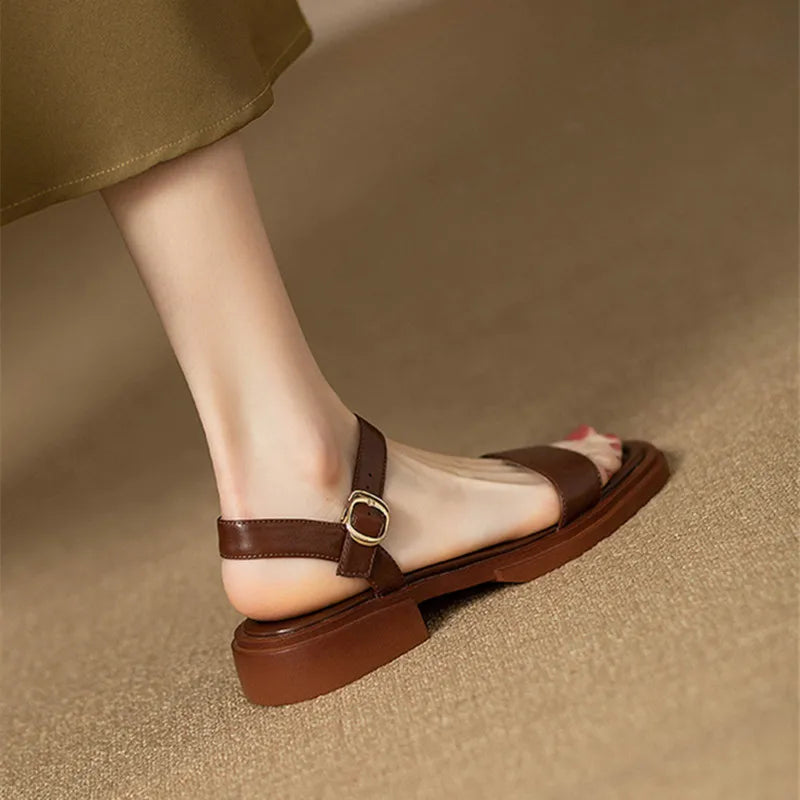 UrbanEase™ | Minimalistiske Skinnsandaler for Dame