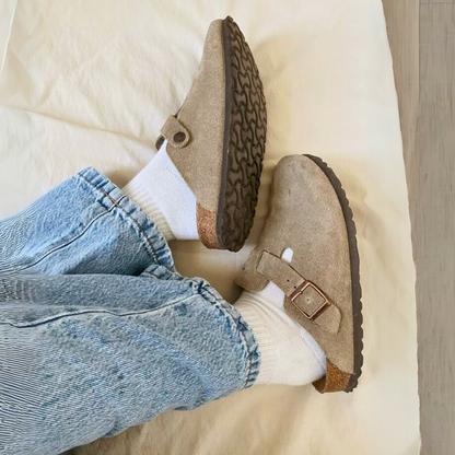 Milo™ | Veganske sandaler med semsket finish