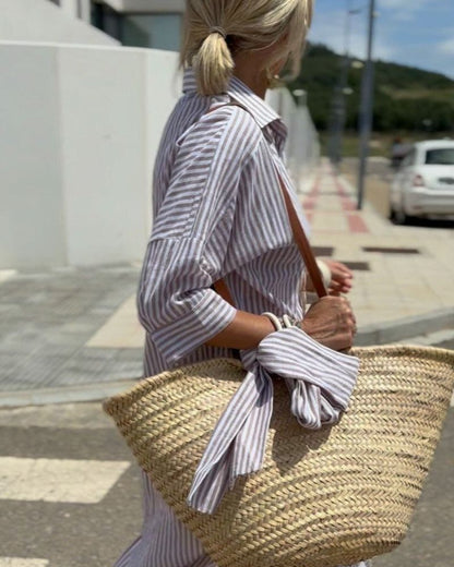 SERENA | Stripete skjortekjole med elegante blonder