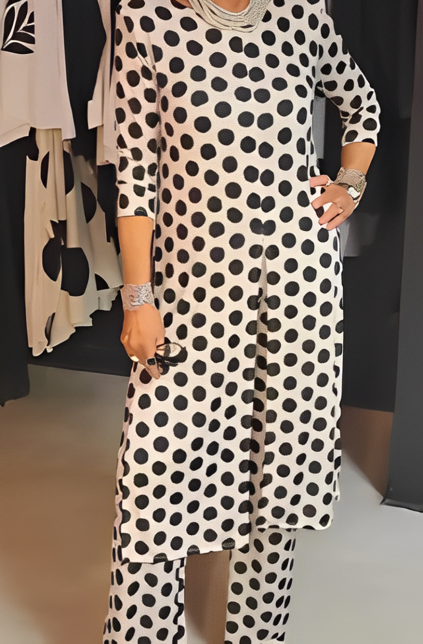 LILIANA | Todelt dress med prikkete trykk for uformell eleganse og allsidige sommerlooks