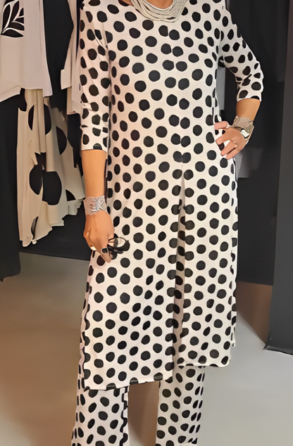LILIANA | Todelt dress med prikkete trykk for uformell eleganse og allsidige sommerlooks