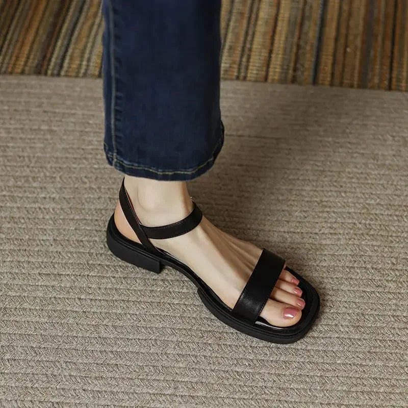 UrbanEase™ | Minimalistiske Skinnsandaler for Dame