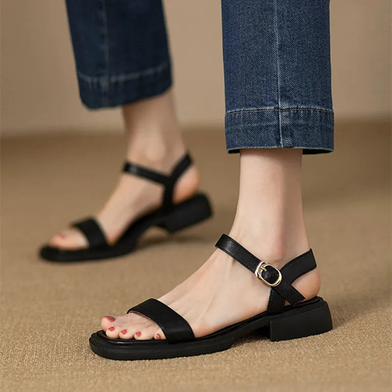 UrbanEase™ | Minimalistiske Skinnsandaler for Dame