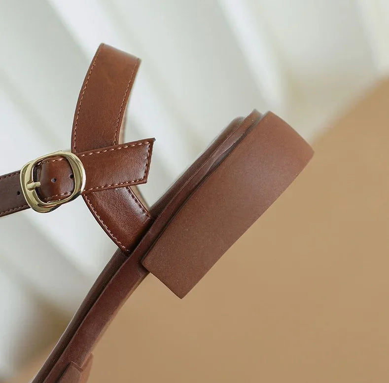 UrbanEase™ | Minimalistiske Skinnsandaler for Dame