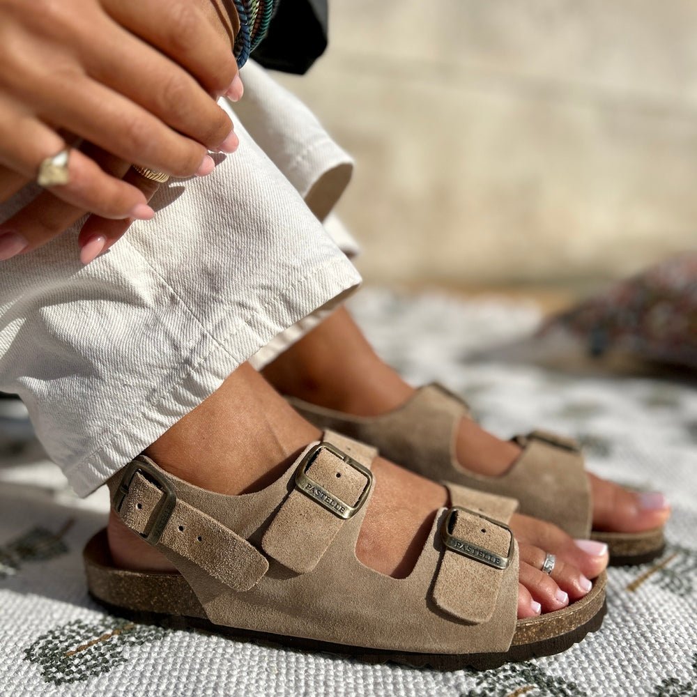 Inga™ | Tidløse sandaler i mykt semsket skinn