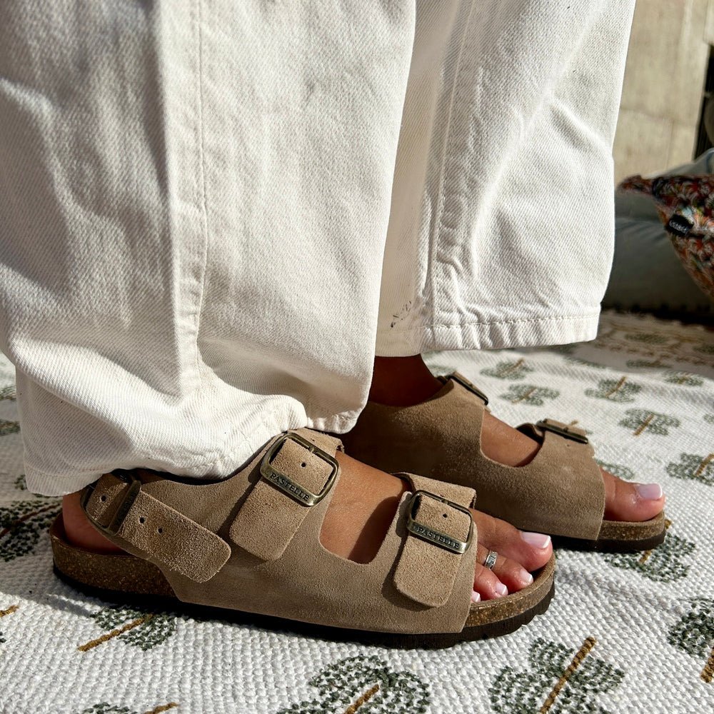 Inga™ | Tidløse sandaler i mykt semsket skinn